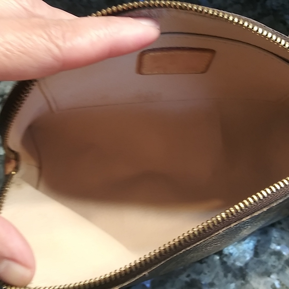 Authentic lv pouch - Picture 5 of 7
